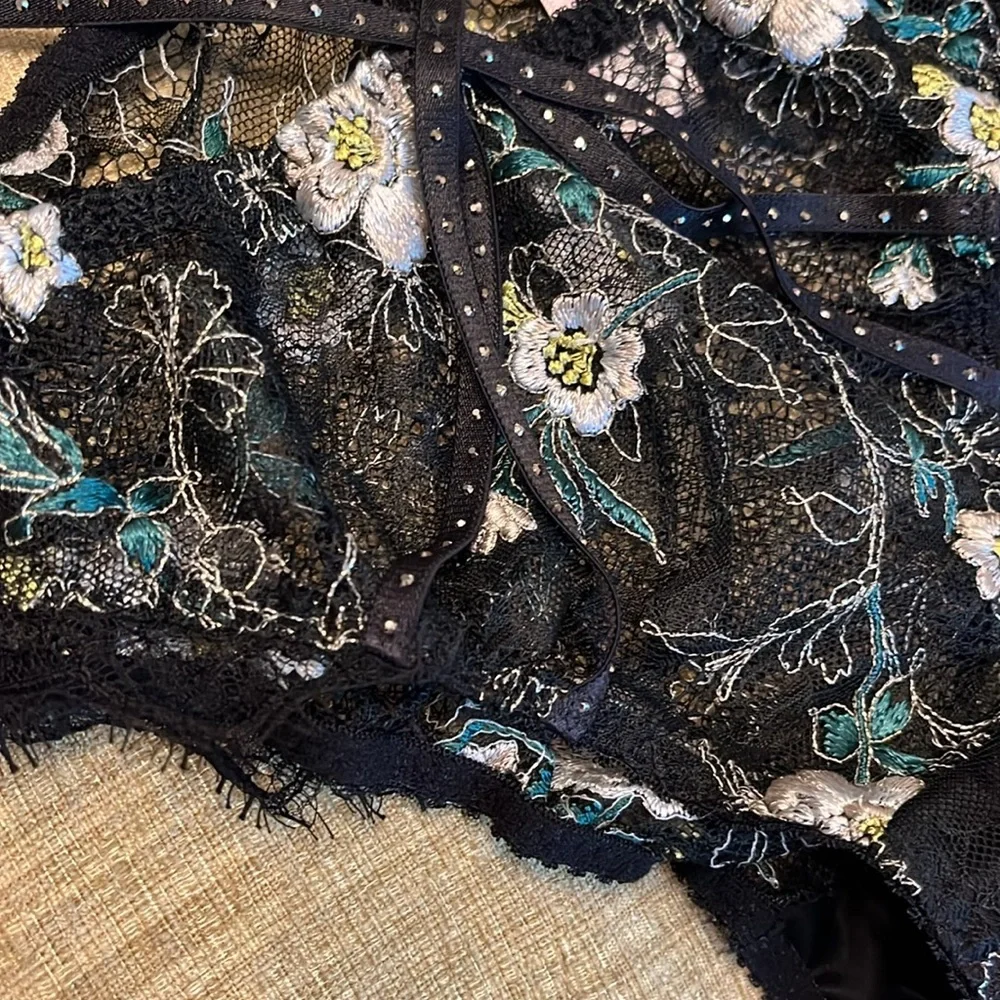 NWT agent provocateur Athena embroidered Swarovski crystal lace brief 4 - Picture 13 of 15